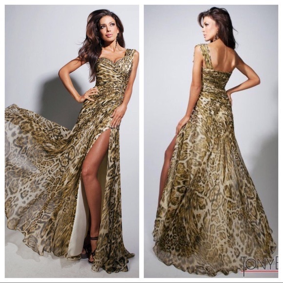 Tony Bowls gown. Color Green Leopard. Size 10. - Picture 1 of 11